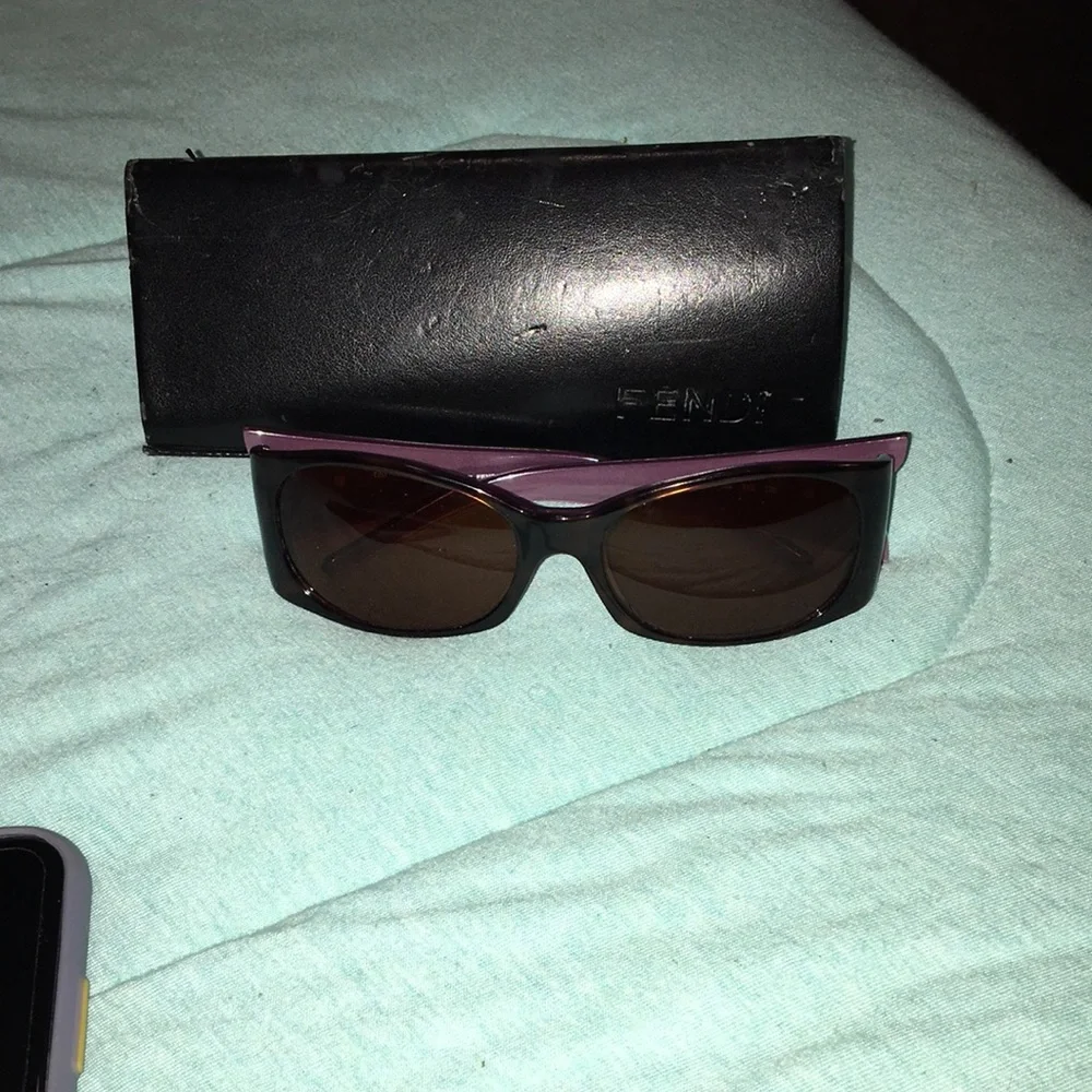 Fendi Sunglasses - Picture 2 of 6